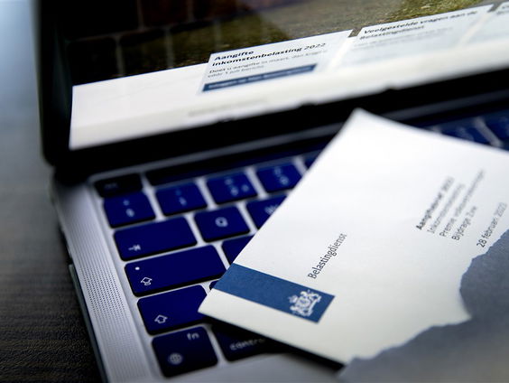 Stand.nl: We moeten meer belasting gaan betalen om bezuinigingen te voorkomen