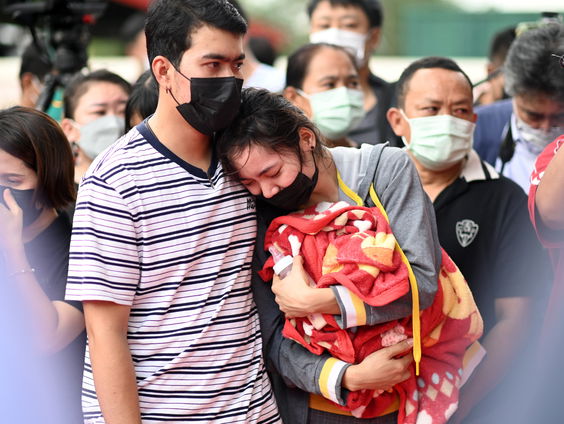 Thailand in rouw na de massamoord in kinderdagverblijf: 'Dit heeft diepe wonden achtergelaten in de Thais ...