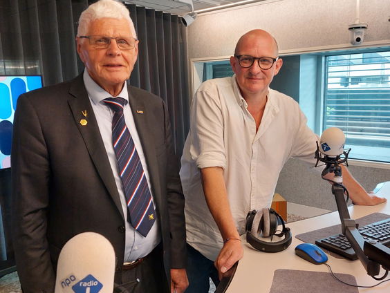 Foeke de Koe en Ad Bouterse over Hoog Spel in de Oost