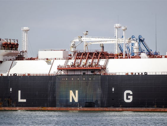 LNG-tankers wachten op hogere gasprijzen