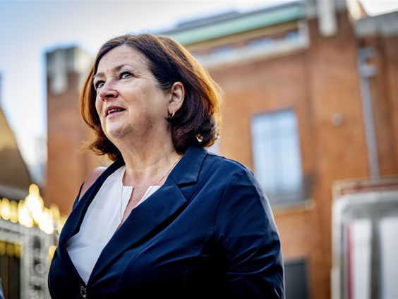 Zorgminister Conny Helder over ouderenzorg: meer zelf doen