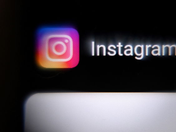 Sociale media toch niet zo schadelijk voor jongeren