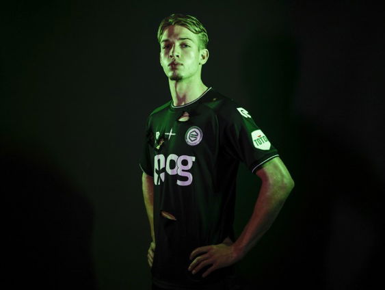 FC Groningen speelt in speciaal 'aardbevingsshirt'