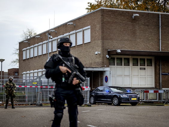 Rapport Onderzoeksraad over beveiliging De Vries, Wiersum en broer kroongetuige