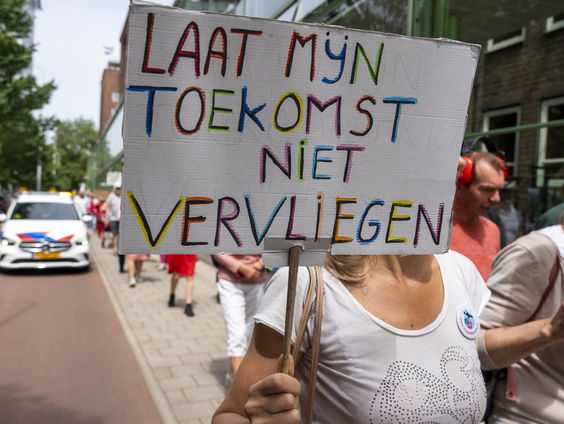 Waarom ziet OM af van vervolging klimaatdemonstranten die Schiphol binnendrongen?