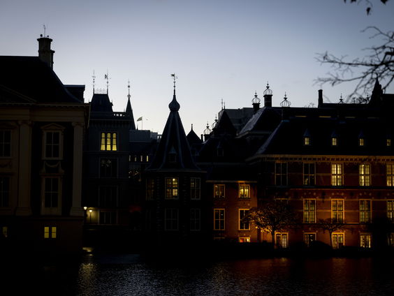 In Den Haag wordt er een begin gemaakt aan het formeren van nieuw kabinet