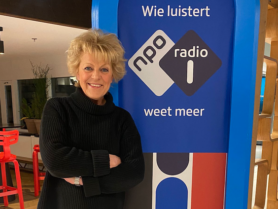 Simone Kleinsma wordt 65 jaar en viert dat in Langs de Lijn en Omstreken