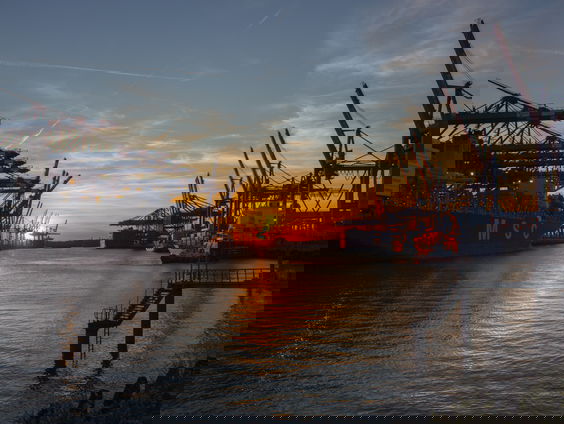 Kunnen de Nederlandse havens een economische factor van belang blijven?