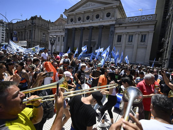 Eerste grote krachtmeting voor Argentijnse president