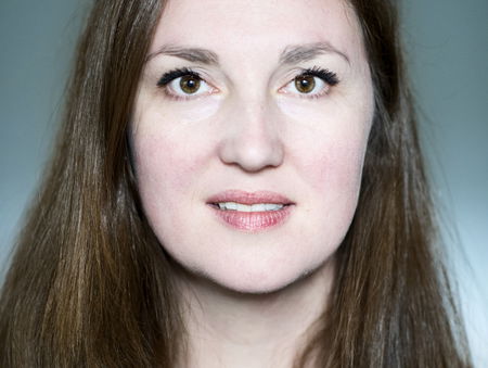 Vredesonderhandelaar Fleur Ravensbergen over haar boek Ontwapend