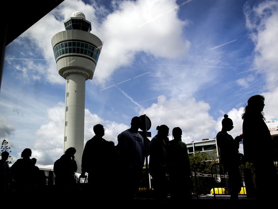 Schiphol koopt boeren uit voor stikstofruimte