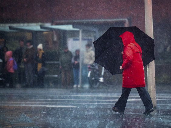 Storm Louis als eerst aan land in Zeeland maar ook op weg naar Friesland