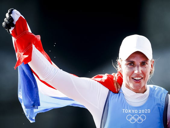 Vijfde Europese titel maakt emoties los bij zeilster Bouwmeester