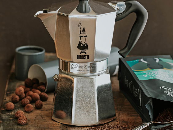 Een vogelvlucht door de geschiedenis van het koffiezetten