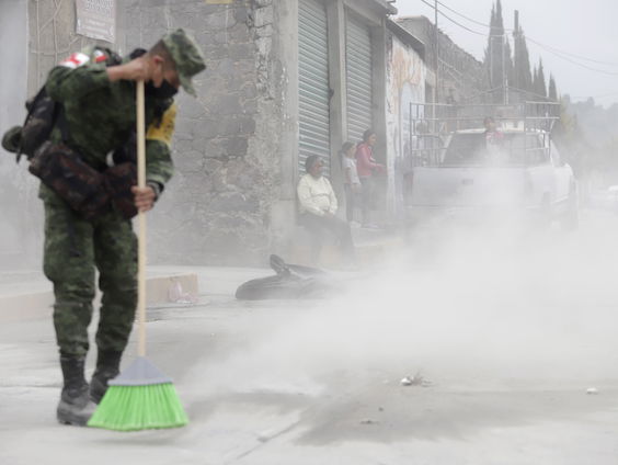 Veel rook en as: Mexicaanse vulkaan aan het uitbarsten