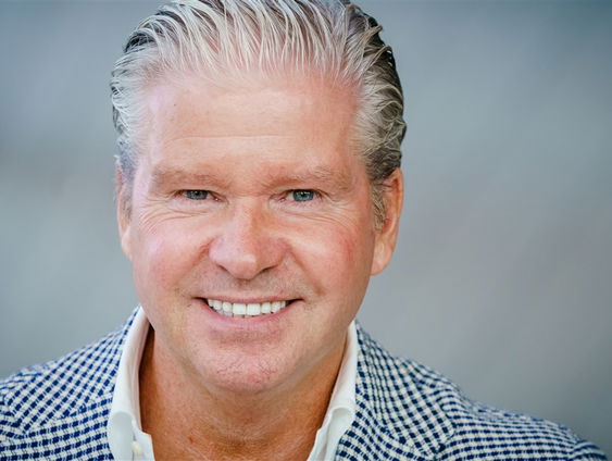 Dries Roelvink bij Spraakmakers over Mark Rutte: 'goed gehumeurd en charmant'