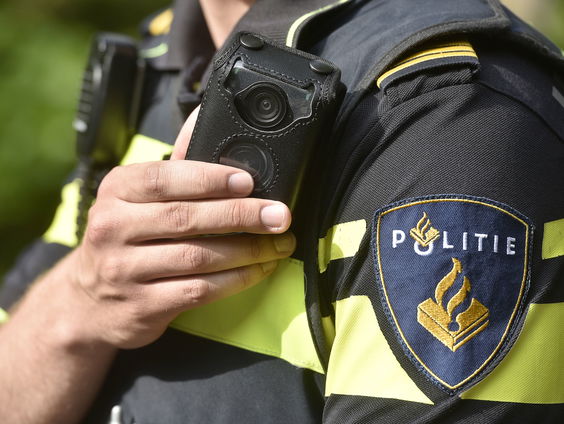 Voor racisme veroordeelde agent toch niet aan de slag bij vreemdelingenpolitie