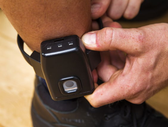 Moeten we vaker taakstraffen of een enkelband opleggen?