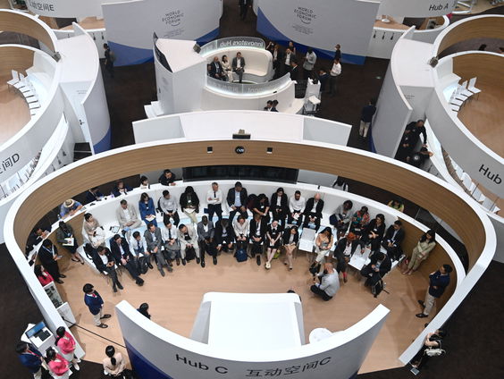 Eerste zomerse versie van het "World Economic Forum" in China sinds corona