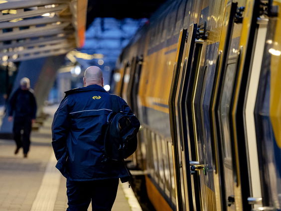 Niet te stoppen: Machinist Kees Punt (67) werkt graag nog even door