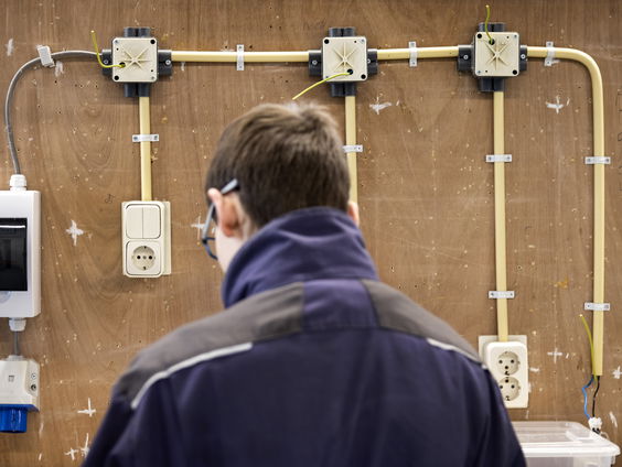 Beste praktijkopleider wint jongeren voor een baan in de techniek