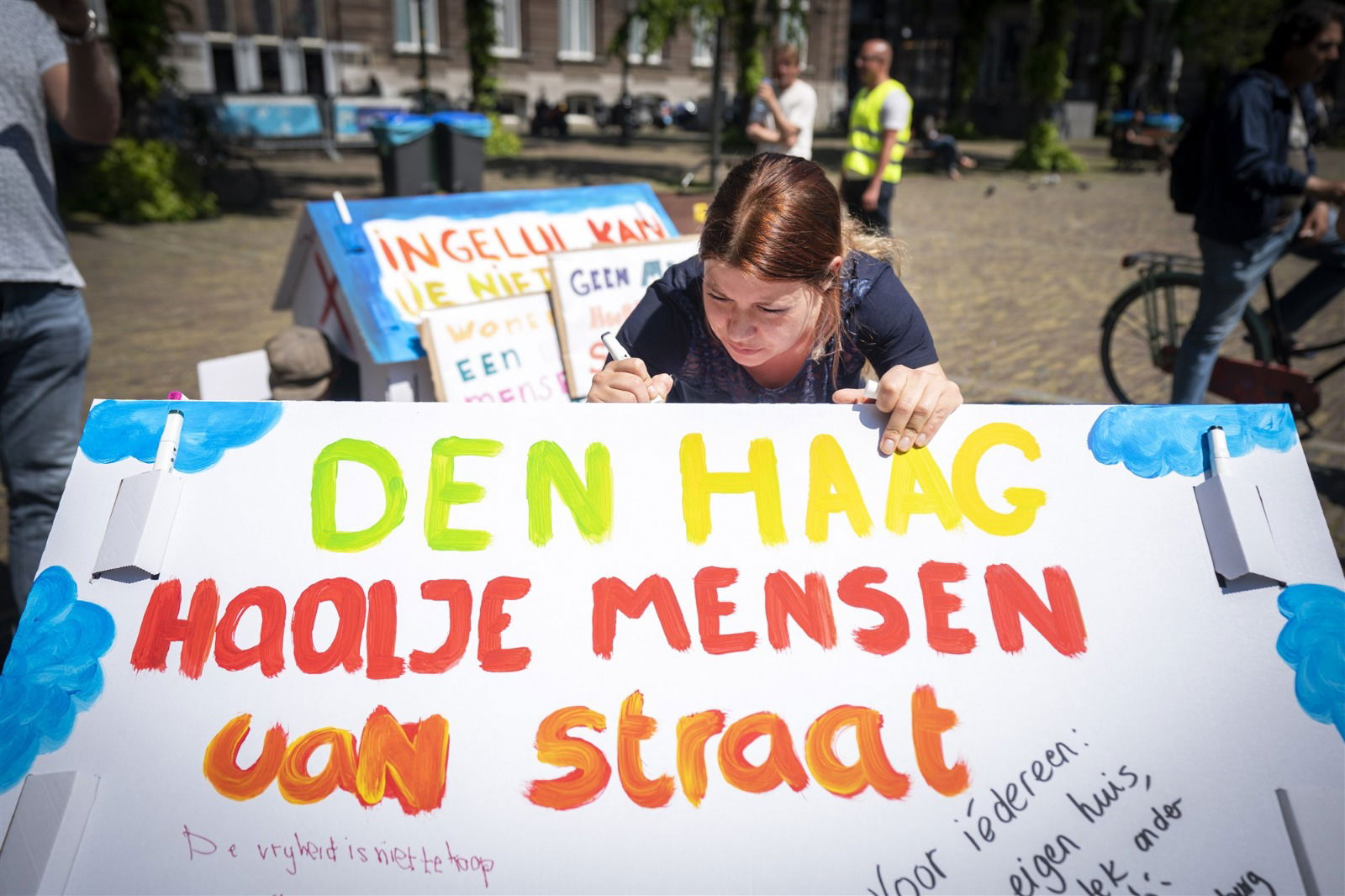 Protest In Den Haag Om Aandacht Te Vragen Voor Dakloosheid Onder ...