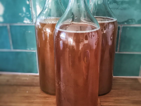 Kombucha: een geschikt alternatief voor alcohol?