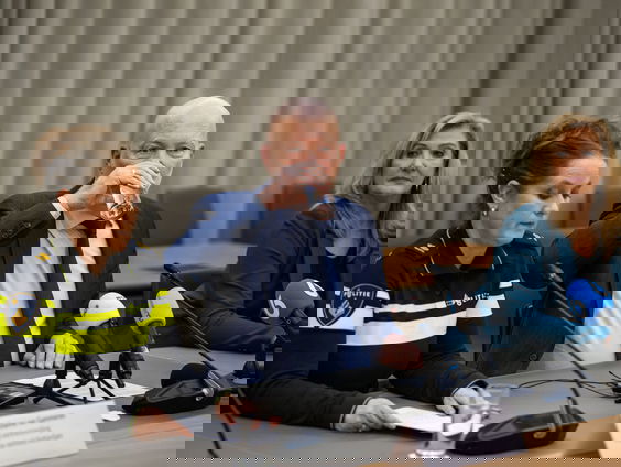 Persconferentie over explosie in Schammenkamp Rotterdam