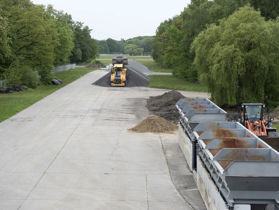 Asfaltbedrijven stoten te veel schadelijke stoffen uit
