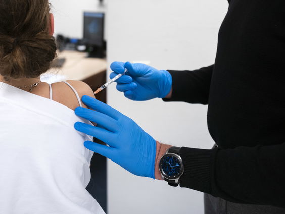 Huisartsen mogen niet helpen met prikken