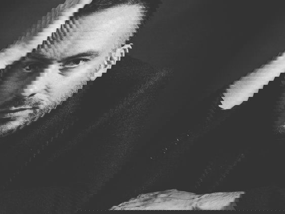 Theatermaker Nic Bruckman werkte een jaar als cipier in een gevangenis