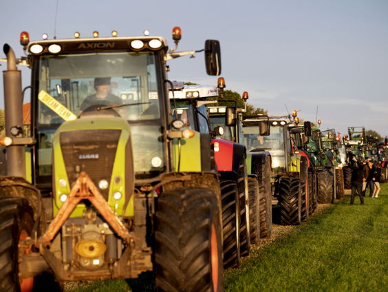 Hoe komt de dialoog met de protesterende boeren weer op gang?