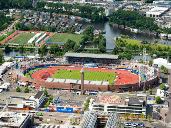 Waarom moet er een betaaldvoetbalclub alleen voor vrouwen komen?