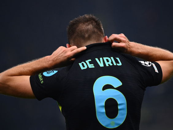 'Zaak De Vrij moet een waarschuwing zijn voor alle voetballers'