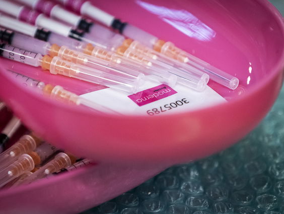 'Laat landen in Afrika, Azië en Zuid-Amerika hun eigen vaccins produceren'