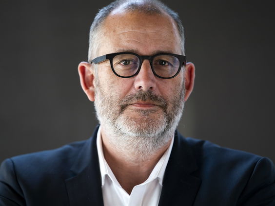 Marc Pos schrijft boek over tv-serie Het Geheim van de Meester