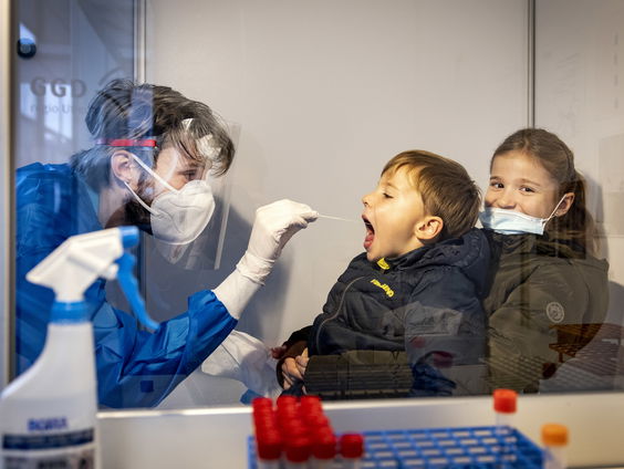 Commerciële coronatesters helpen de GGD