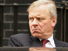 Jaap de Hoop Scheffer: politiek lastig als Finland en Zweden geen lid worden op de NAVO-top