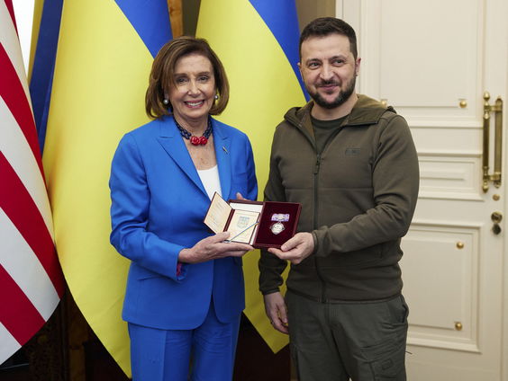 Nancy Pelosi bracht bezoek aan Kiev