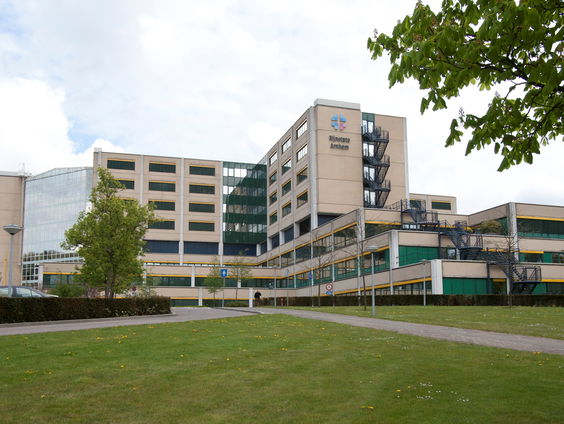 Primeur in Arnhem: Rijnstate Ziekenhuis opent intensive care in de buitenlucht