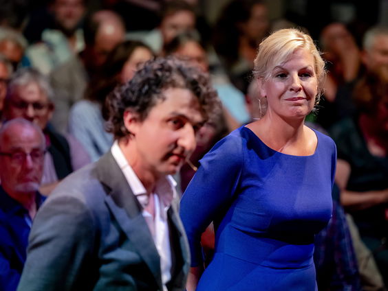 Welke kant beweegt het politiek midden op nu PvdA en GroenLinks verder versmelten?