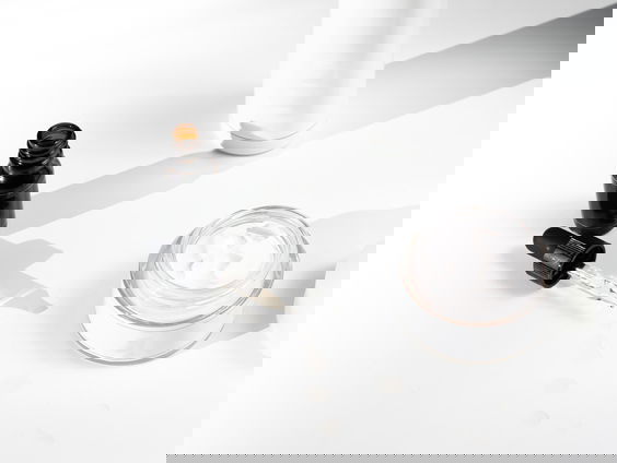 Steeds meer jongeren met huidklachten door overmatig gebruik van huidproducten