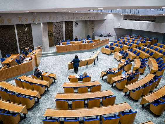 Moeten er meer Kamerleden bij?