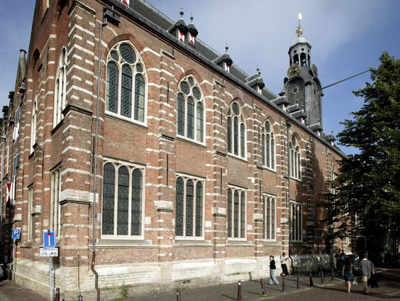 De tradities van de oudste universiteit van Nederland: van koorballen tot zeventjes voor scripties