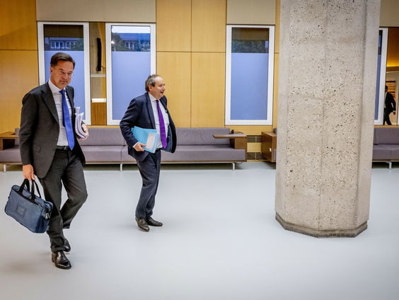 Groot deel oppositie zegt vertrouwen in premier Rutte op