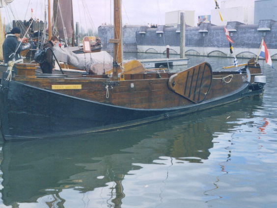 Na een eeuw afwezigheid vaart de Vechtzomp eindelijk weer in Ommen