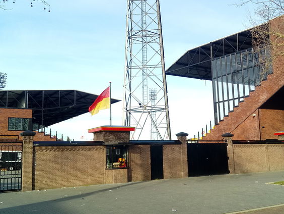 De Adelaarshorst bestaat 100 jaar: 'Het stadion is magisch'