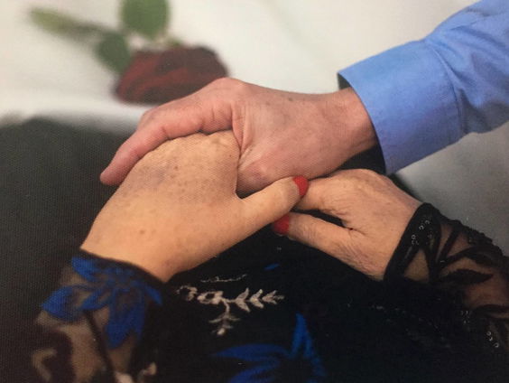 Steeds meer mensen kiezen voor een afscheidsfotograaf bij een uitvaart