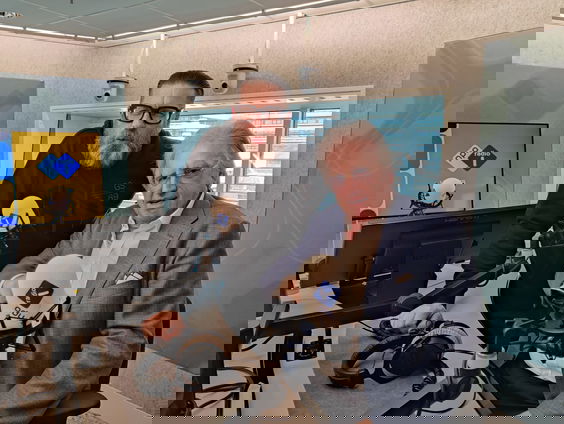 Terug naar Toen: Het televisiedebuut van Lee Towers in 1975