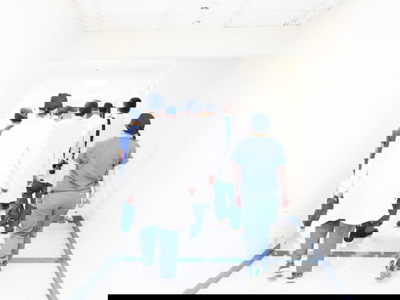 Ziekenhuizen kampen nog steeds met enorme wachtlijsten